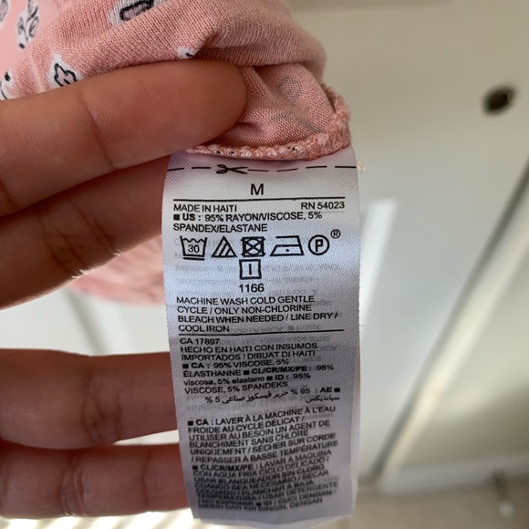 Old Navy Luxe- Pink Women Shirt with Flower print- Size M - Picture 6 of 7